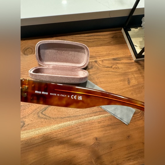 Trade only!! MIU MIU Camel Butterfly shape Sunglasses MUOYS/4BW2Z1/51 - Picture 12 of 16